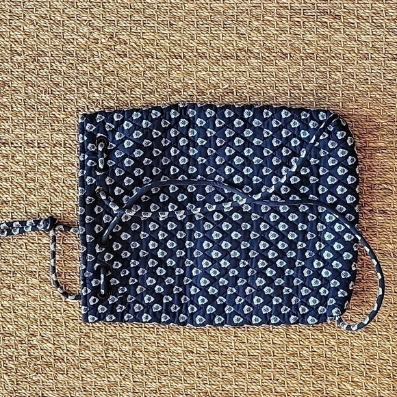 Vera BRADLEY cute blue drawstring bag backpack. Two front pockets. - Picture 3 of 8